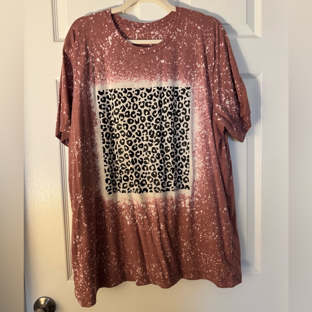 Leopard Print Graphic T-Shirt